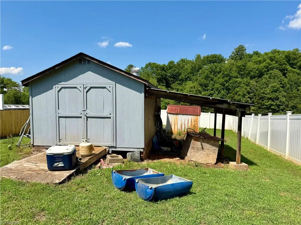1001 Byrds Curve Road Elkin, NC 28621