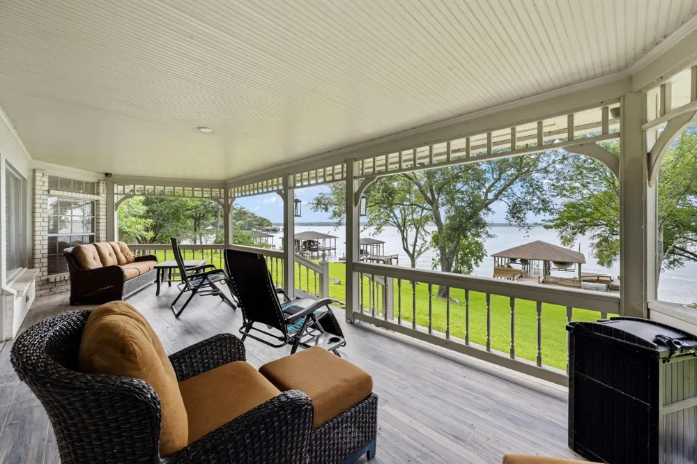 151 Lake Oaks Boulevard Coldspring, TX 77331
