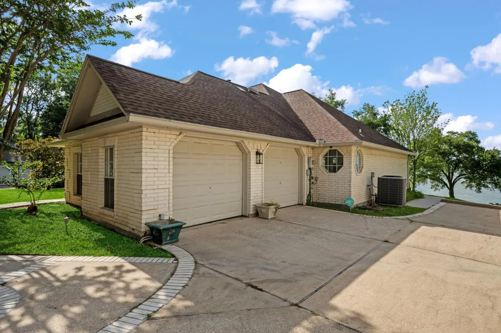 151 Lake Oaks Boulevard Coldspring, TX 77331