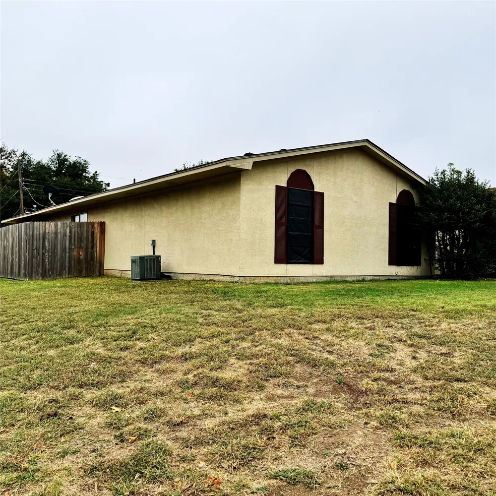 628 Taylor Court Duncanville, TX 75137