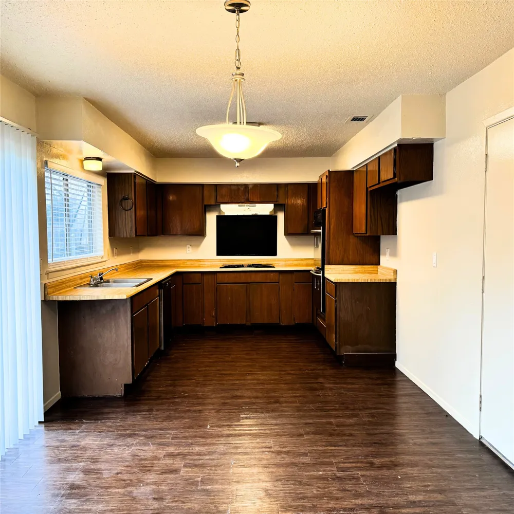 628 Taylor Court Duncanville, TX 75137