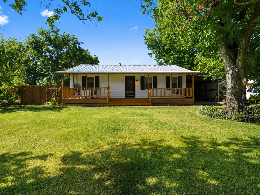 313 E Main Street Fairfield, TX 75840