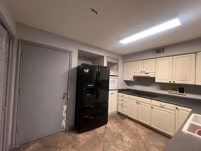 6304 S Rice Avenue Bellaire, TX 77401
