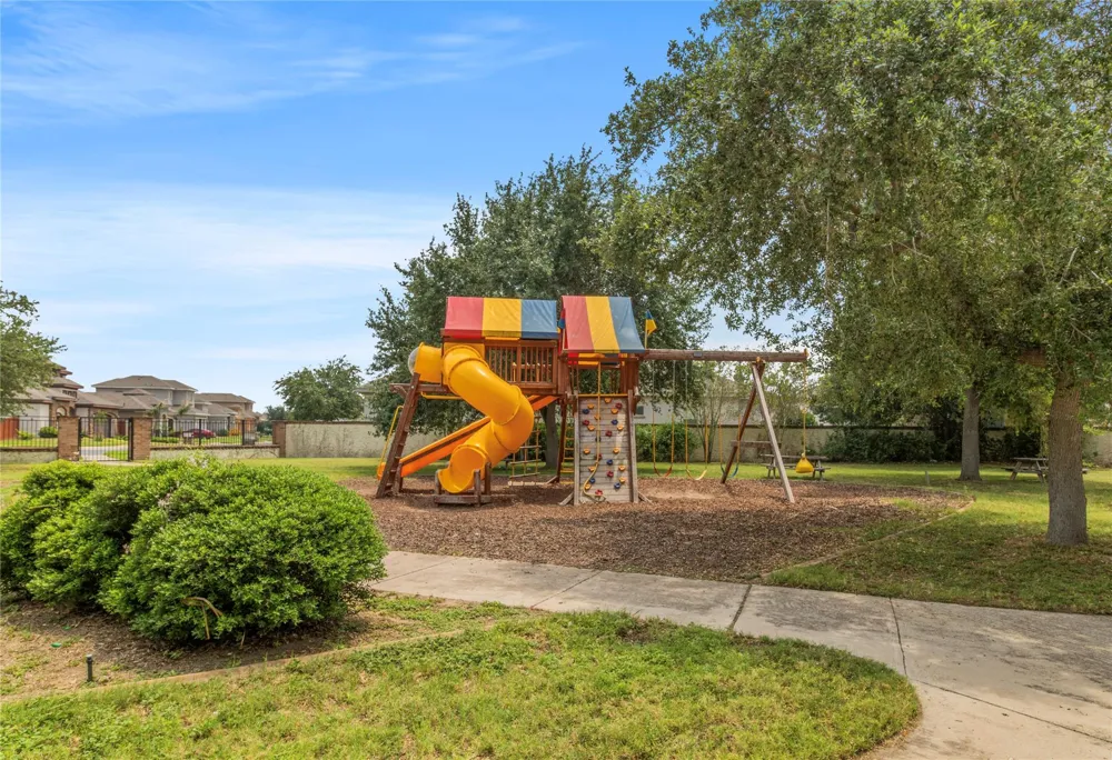 2016 Santa Fe Circle Edinburg, TX 78542