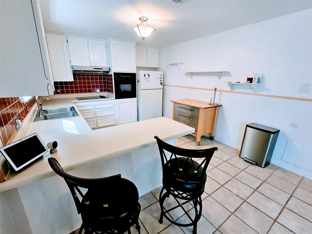 1123 Warbler Drive Kerrville, TX 78028