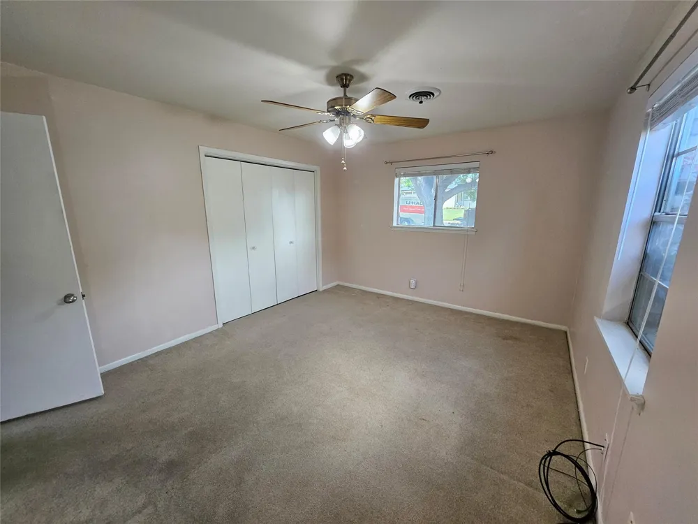 1123 Warbler Drive Kerrville, TX 78028