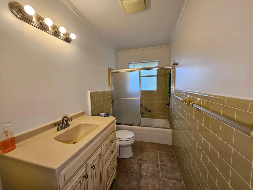 1123 Warbler Drive Kerrville, TX 78028