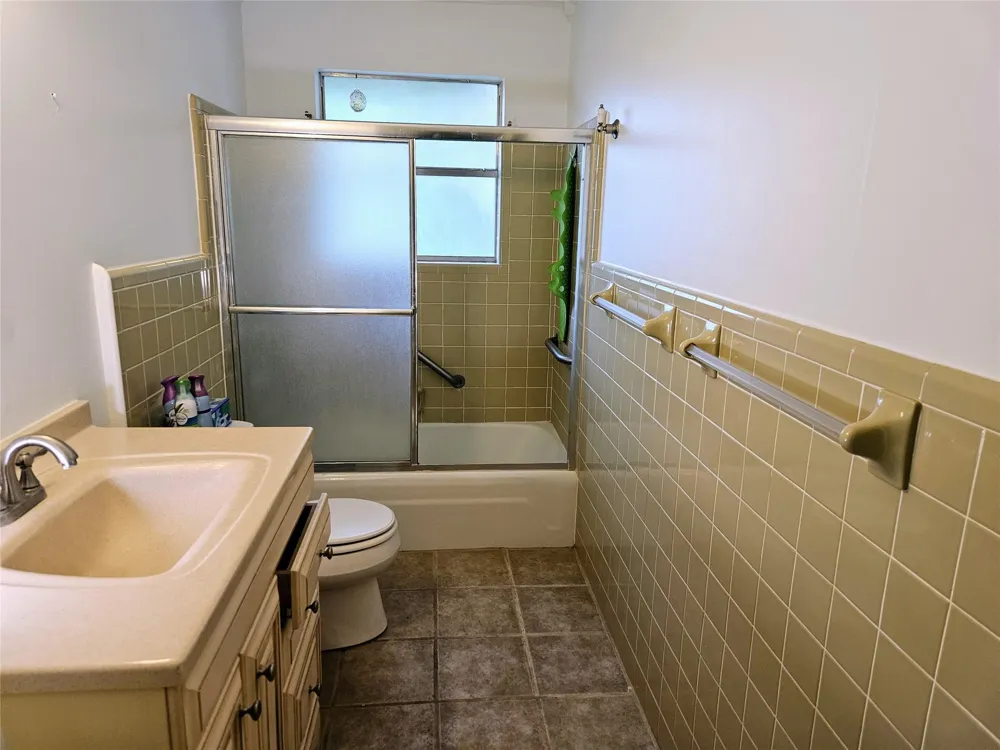 1123 Warbler Drive Kerrville, TX 78028