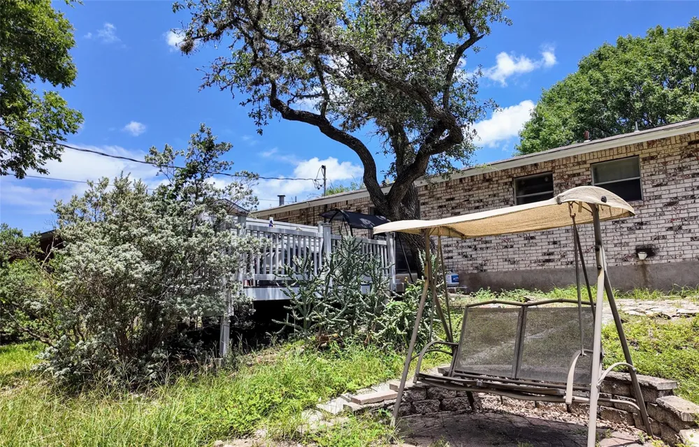 1123 Warbler Drive Kerrville, TX 78028
