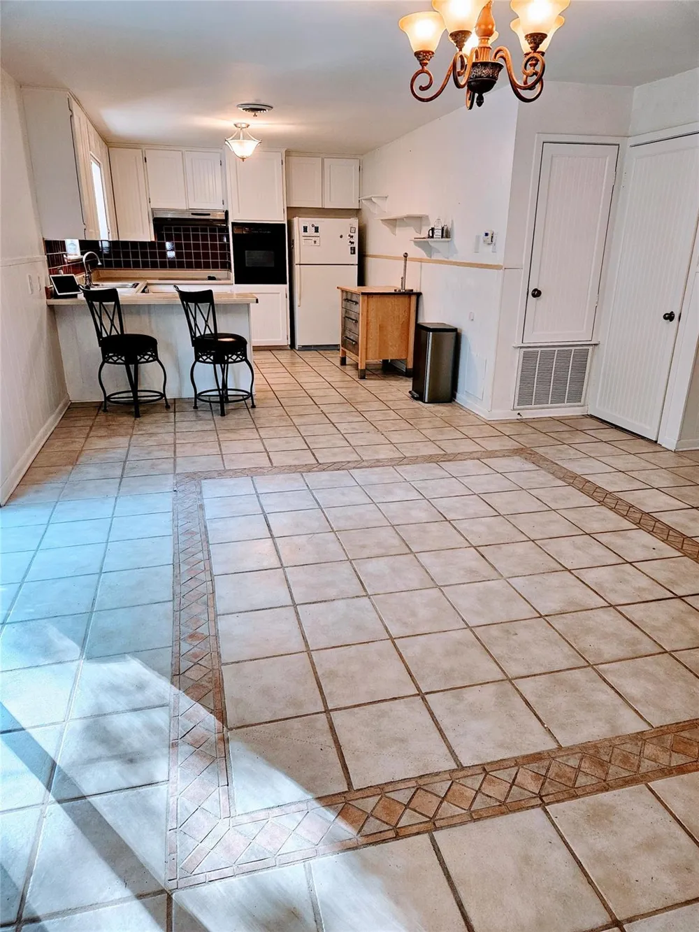 1123 Warbler Drive Kerrville, TX 78028