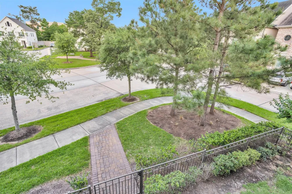 270 Green Boulevard Shenandoah, TX 77384