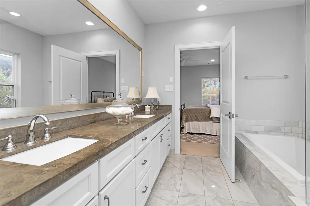 270 Green Boulevard Shenandoah, TX 77384