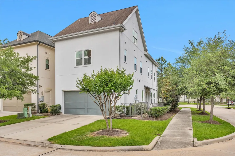 270 Green Boulevard Shenandoah, TX 77384
