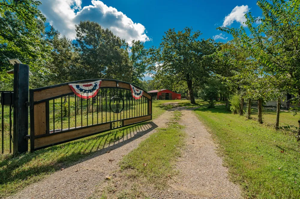 815 VZ County Road 4409 Ben Wheeler, TX 75754