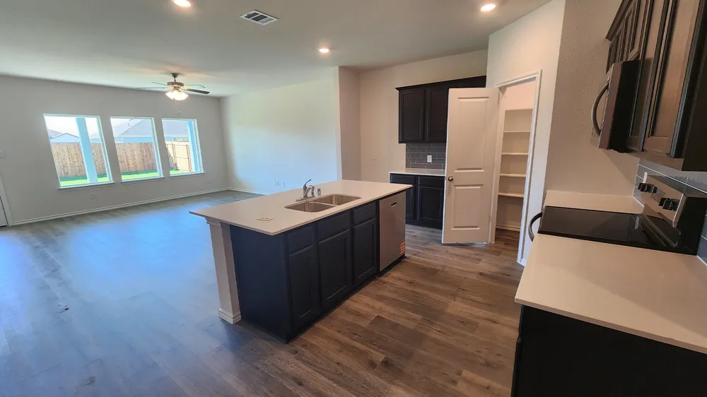 1206 Breezy Oak Drive Nevada, TX 75173