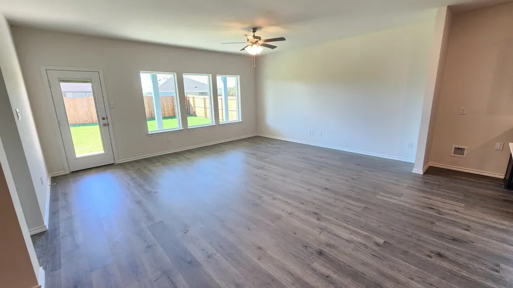1206 Breezy Oak Drive Nevada, TX 75173