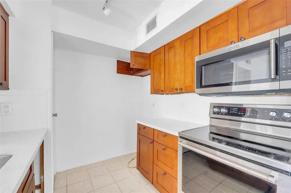 18511 Egret Bay Boulevard #502 Webster, TX 77058