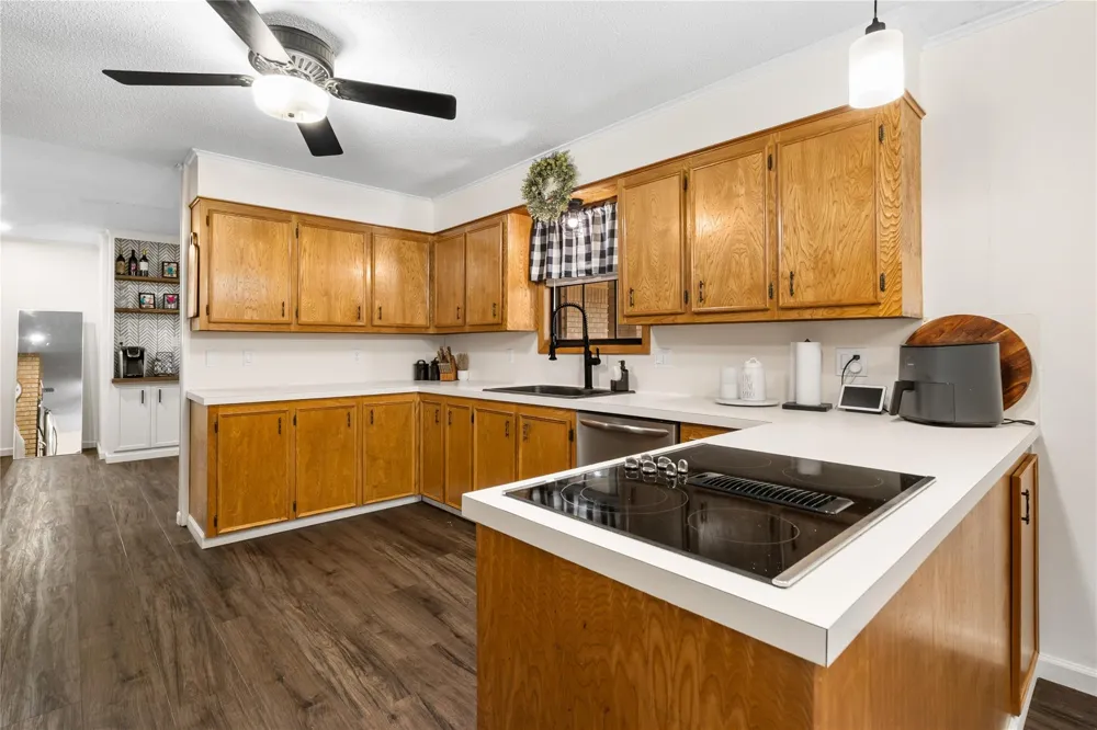 113 Suffolk Lane Hallettsville, TX 77964