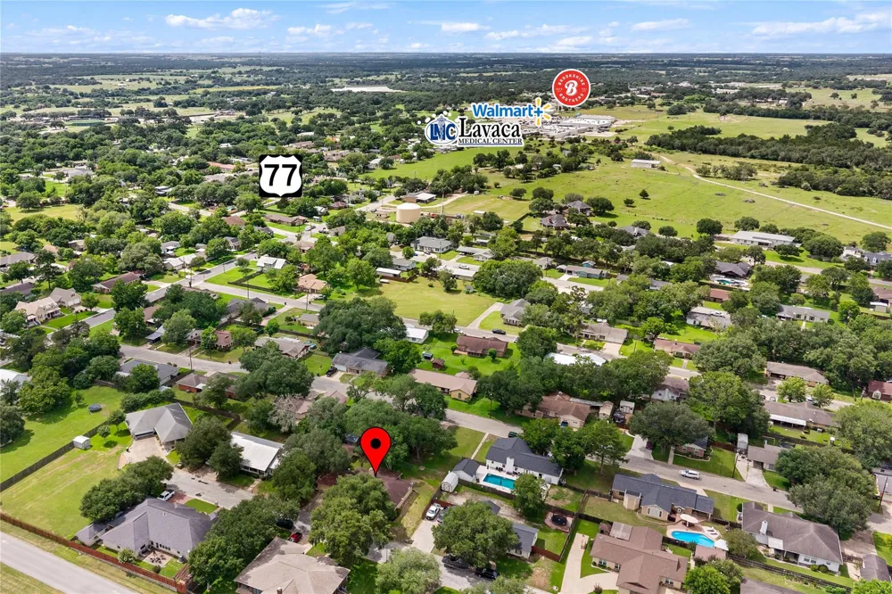 113 Suffolk Lane Hallettsville, TX 77964