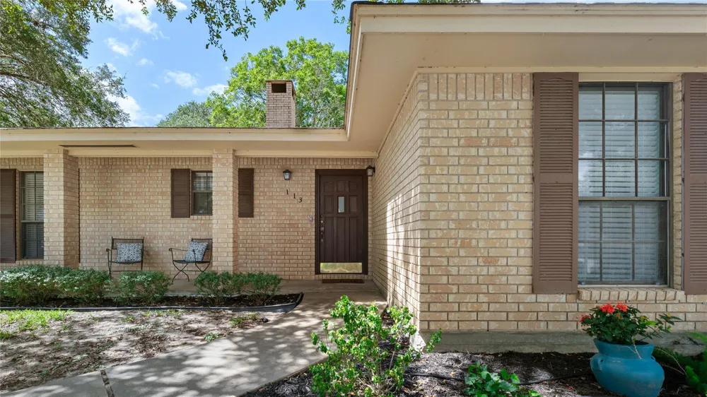 113 Suffolk Lane Hallettsville, TX 77964