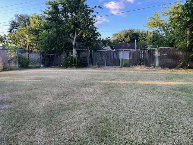 1806 Avenue S Freeport, TX 77541