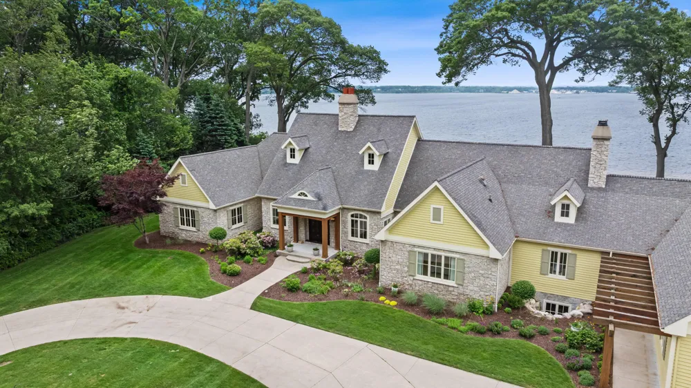 329 W Circle Drive North Muskegon, MI 49445