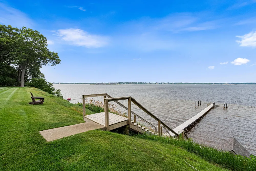 329 W Circle Drive North Muskegon, MI 49445