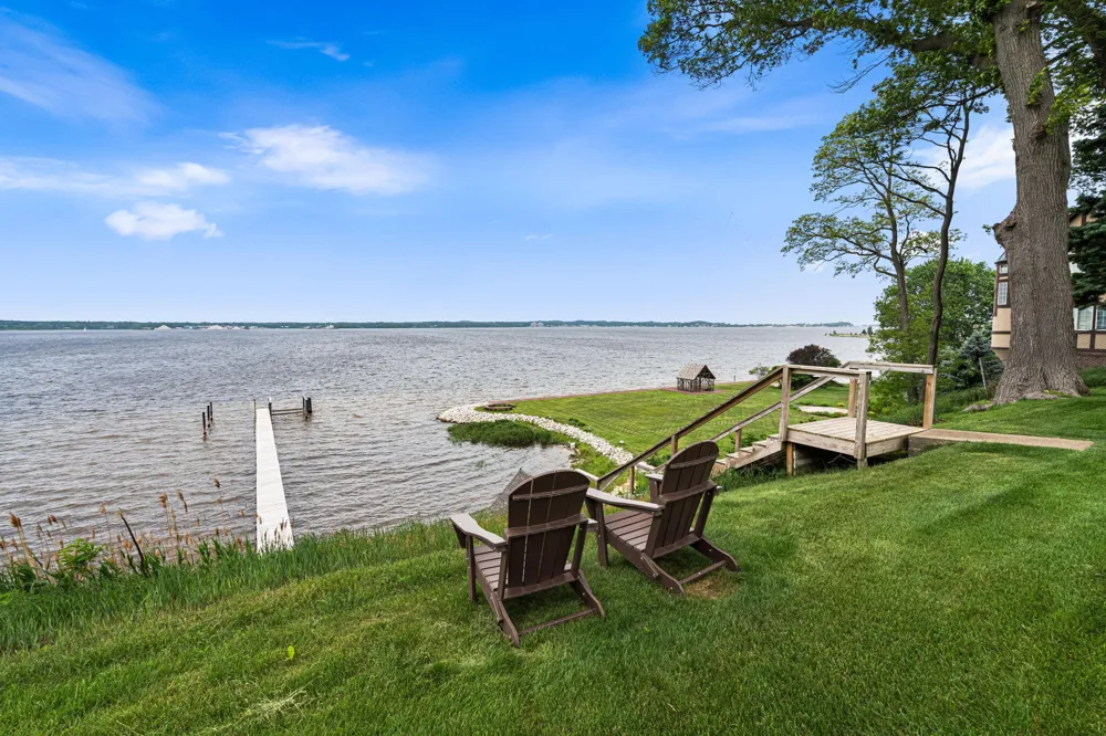 329 W Circle Drive North Muskegon, MI 49445