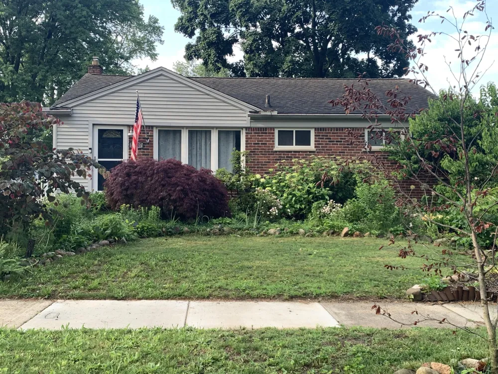 30207 Westfield Street Livonia, MI 48150