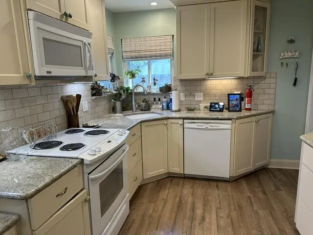 30207 Westfield Street Livonia, MI 48150