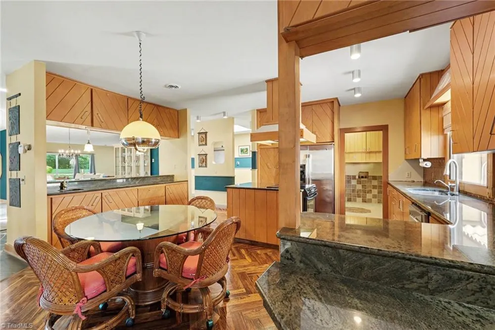 5427 Tallwood Estates Drive Thomasville, NC 27360