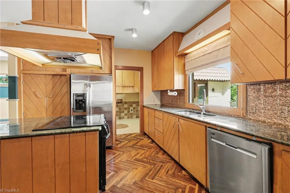 5427 Tallwood Estates Drive Thomasville, NC 27360