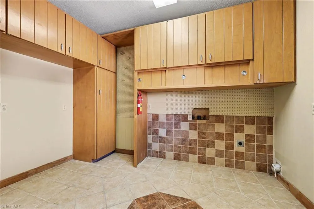 5427 Tallwood Estates Drive Thomasville, NC 27360
