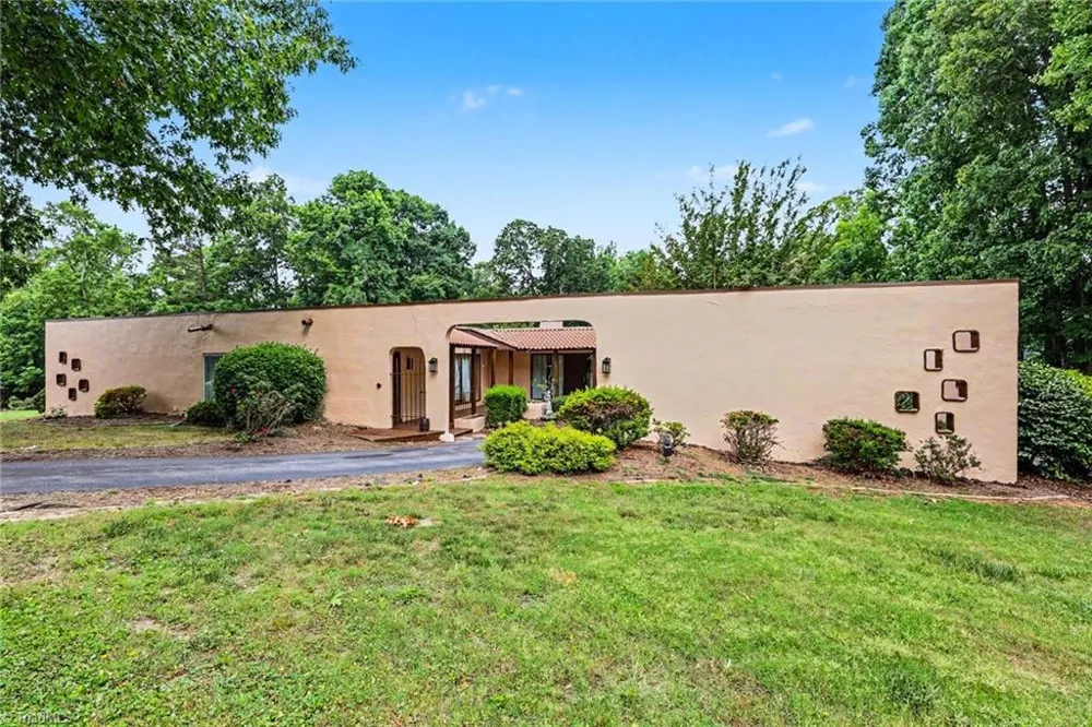 5427 Tallwood Estates Drive Thomasville, NC 27360