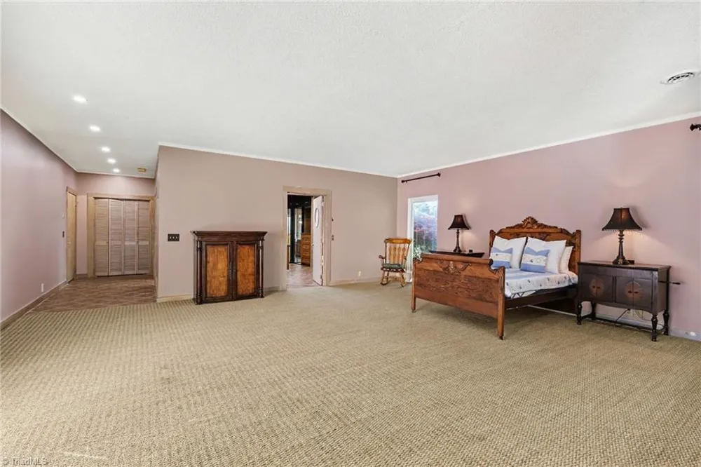 5427 Tallwood Estates Drive Thomasville, NC 27360