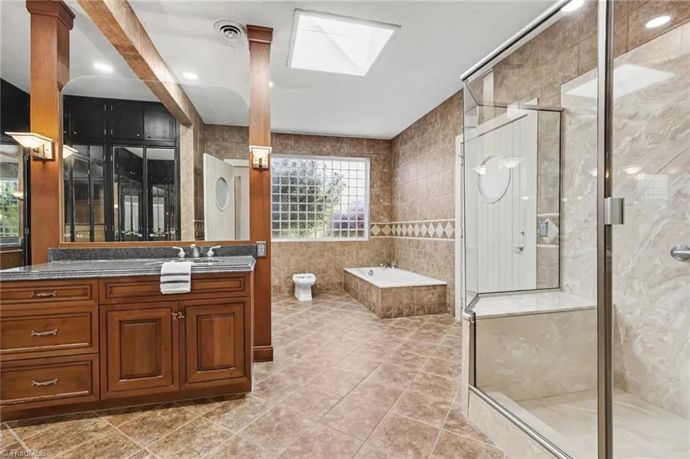 5427 Tallwood Estates Drive Thomasville, NC 27360