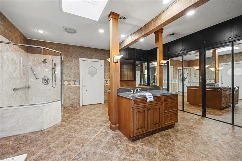 5427 Tallwood Estates Drive Thomasville, NC 27360