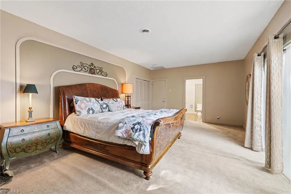 5427 Tallwood Estates Drive Thomasville, NC 27360