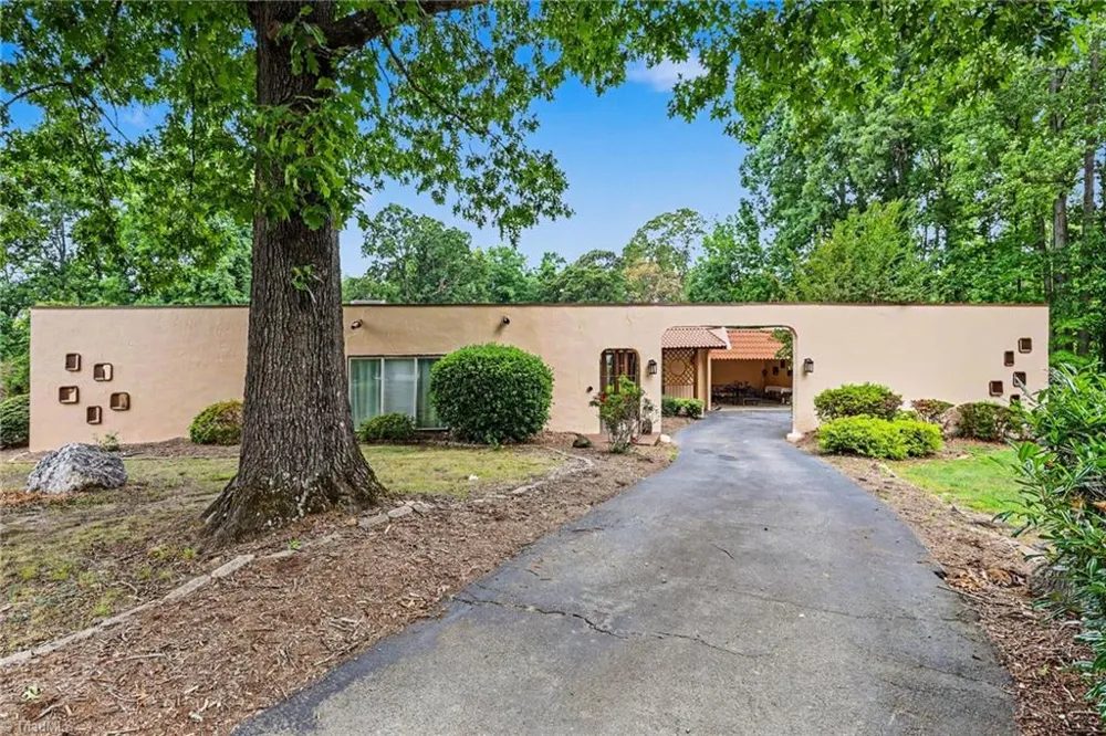 5427 Tallwood Estates Drive Thomasville, NC 27360
