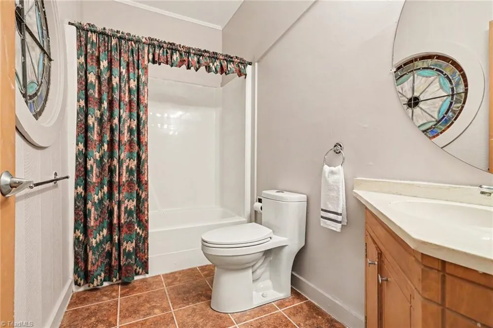 5427 Tallwood Estates Drive Thomasville, NC 27360
