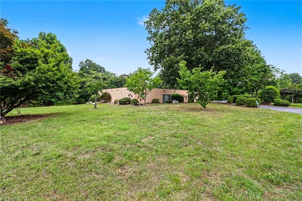 5427 Tallwood Estates Drive Thomasville, NC 27360