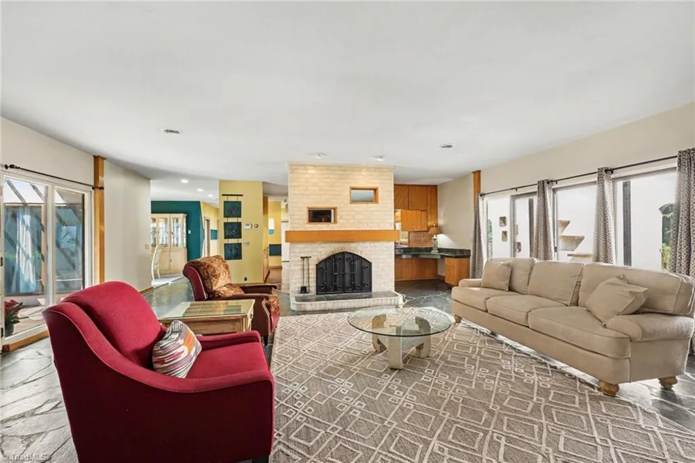 5427 Tallwood Estates Drive Thomasville, NC 27360