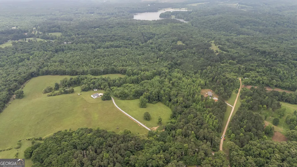 327 Jeffers RD Buchanan, GA 30113
