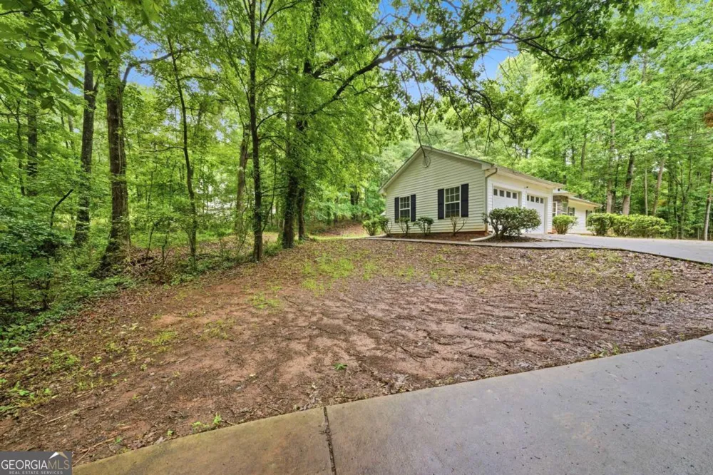 359 Cannongate RD Sharpsburg, GA 30277