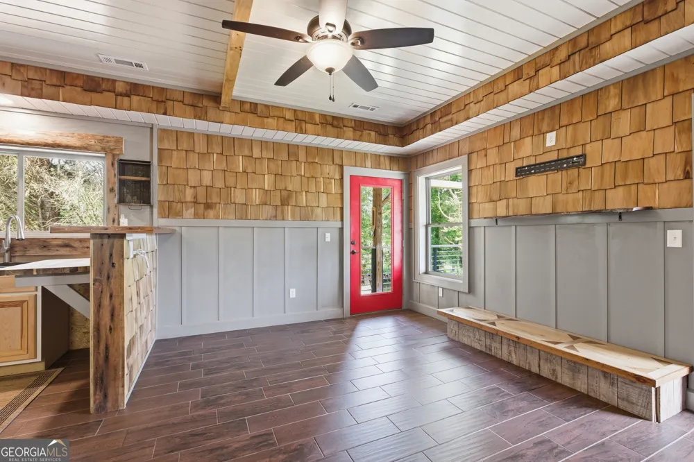 456 Oak Springs RD Clarkesville, GA 30523