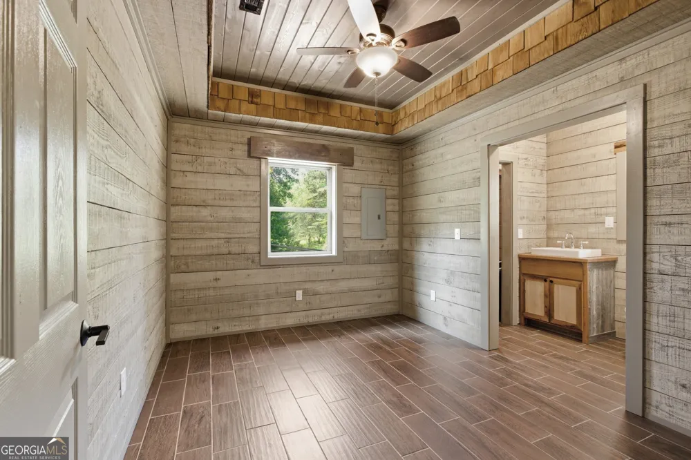 456 Oak Springs RD Clarkesville, GA 30523