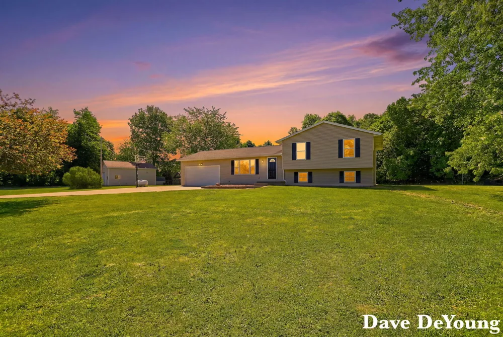 6756 119th Avenue Fennville, MI 49408
