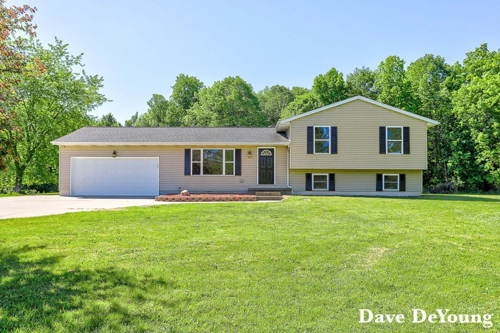 6756 119th Avenue Fennville, MI 49408