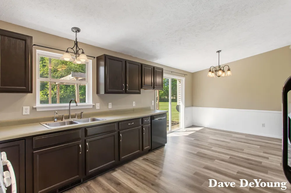 6756 119th Avenue Fennville, MI 49408