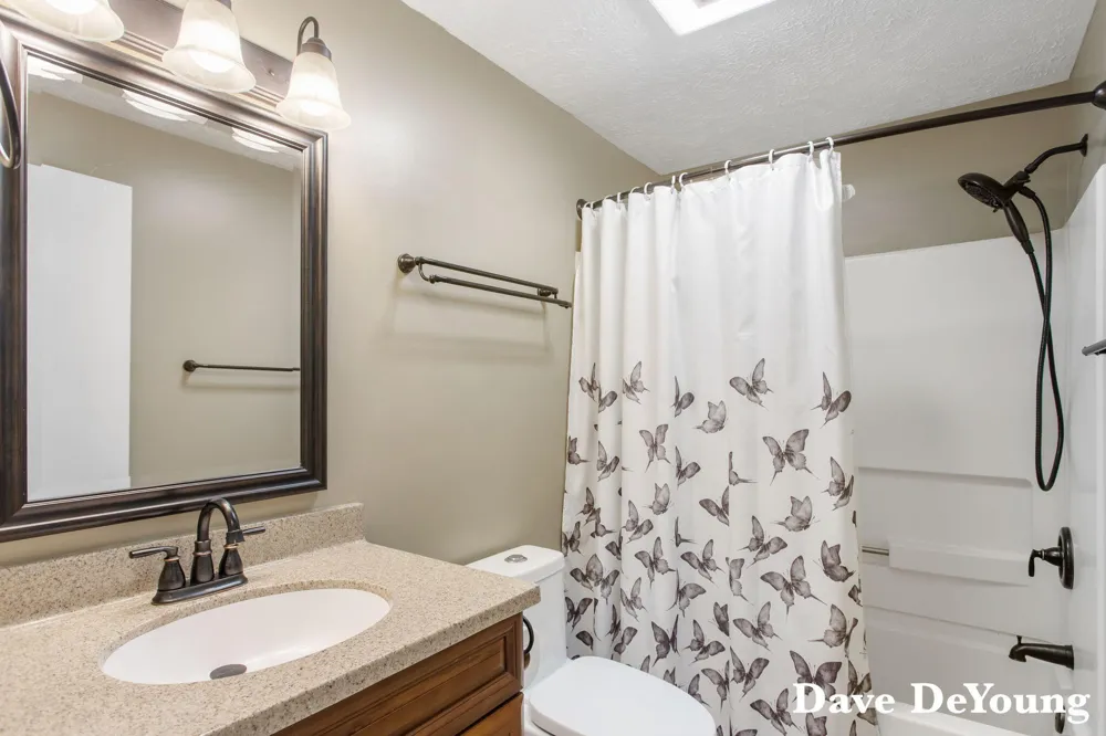 6756 119th Avenue Fennville, MI 49408